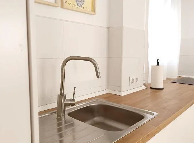 Sherry V Parking Gratuito