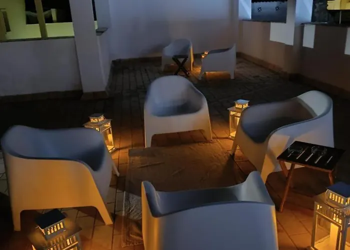 Sherry V Parking Gratuito