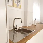 Sherry V Parking Gratuito